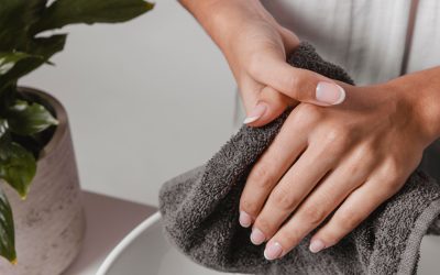 Why Waterless Manicures Are Better for Your Nails & the Environment